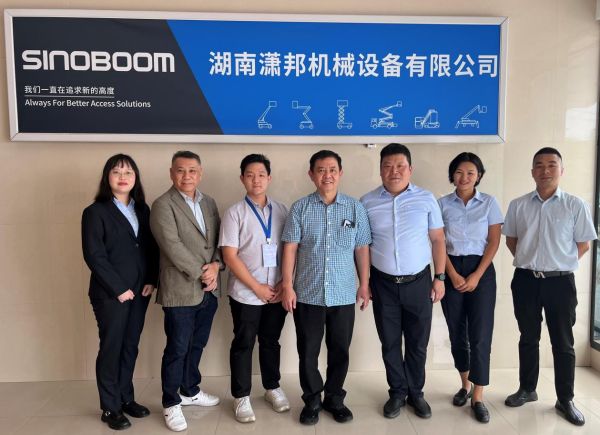 J9手机登录入口,J9（中国）官方机械再制造产品进军全球市场 海外客商应邀前来实地考察